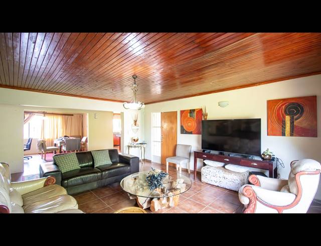 25,000M² SMALLHOLDING FOR SALE IN GLEN AUSTIN AH